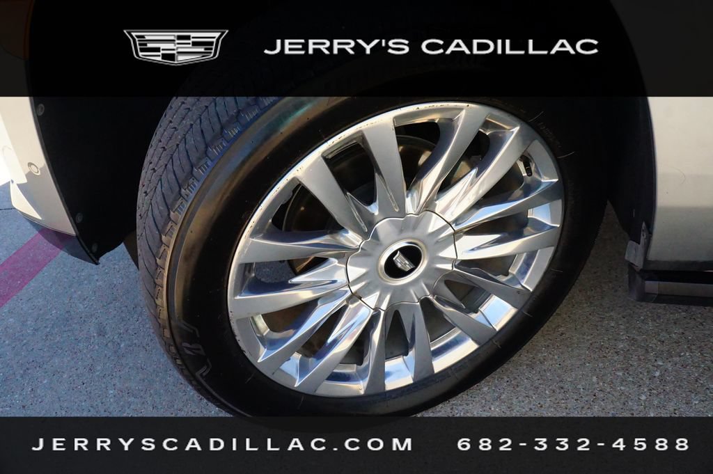 Used 2024 Cadillac Escalade Premium Luxury w/ Performance Package AWD/4WD image 9