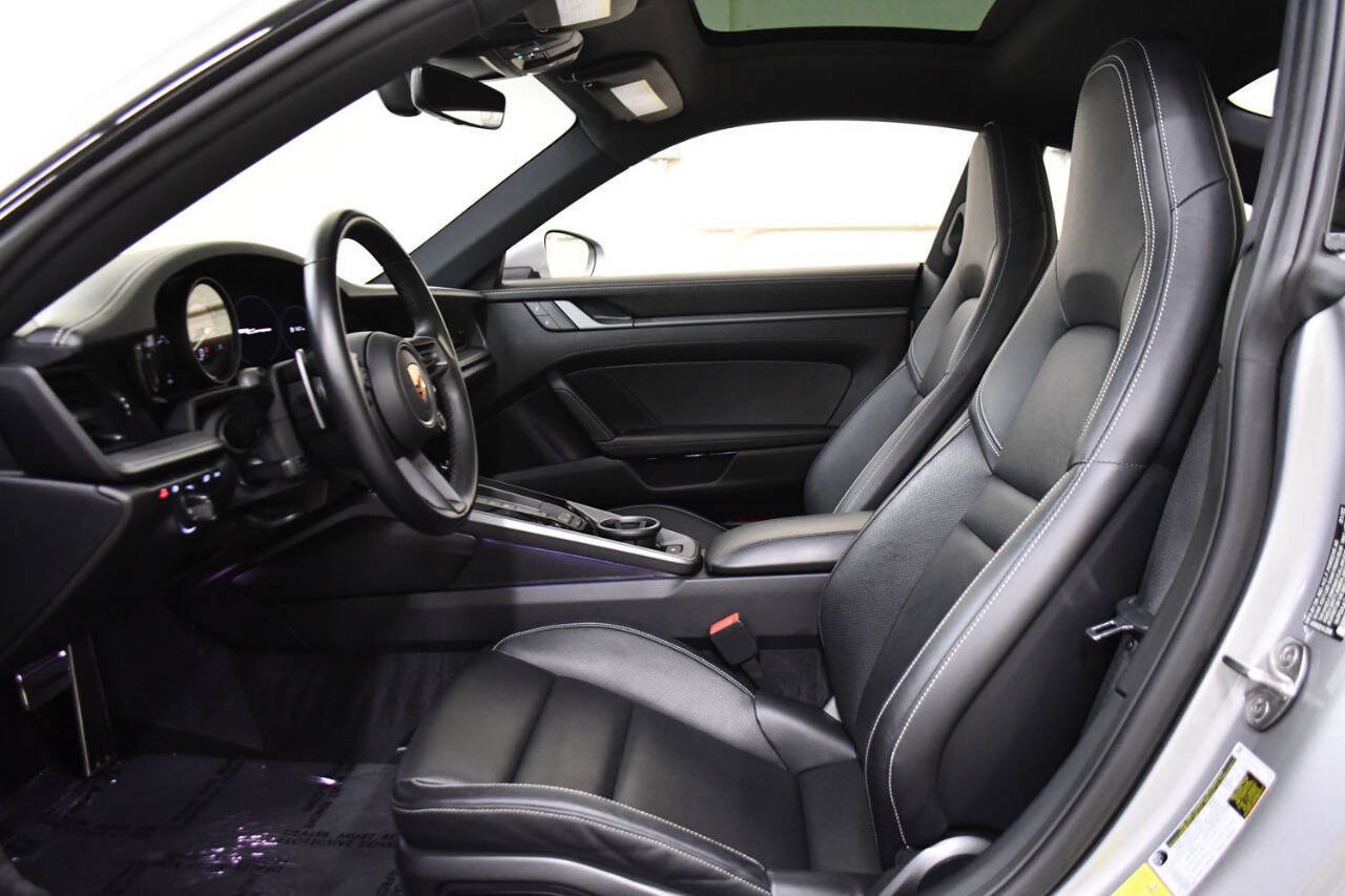 Used 2022 Porsche 911 Carrera w/ Premium Package RWD image 11