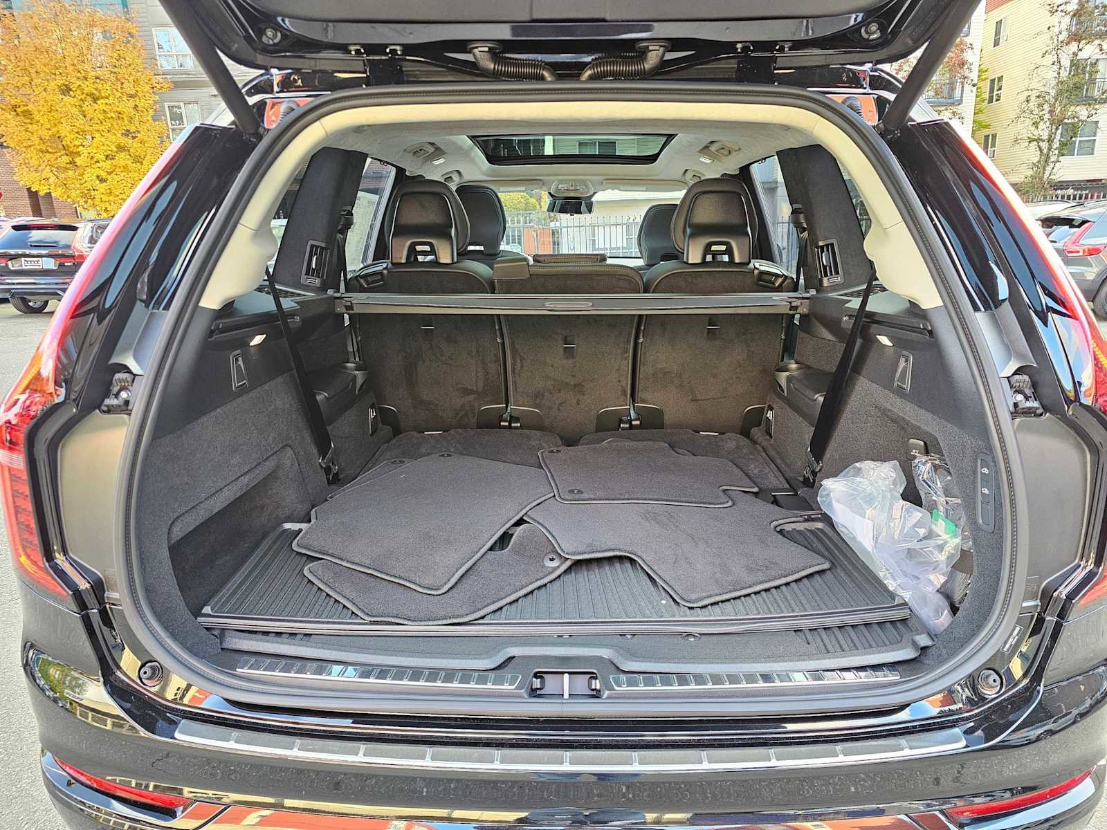 New 2026 Volvo XC90 B6 Ultra w/ Lounge Package image 16