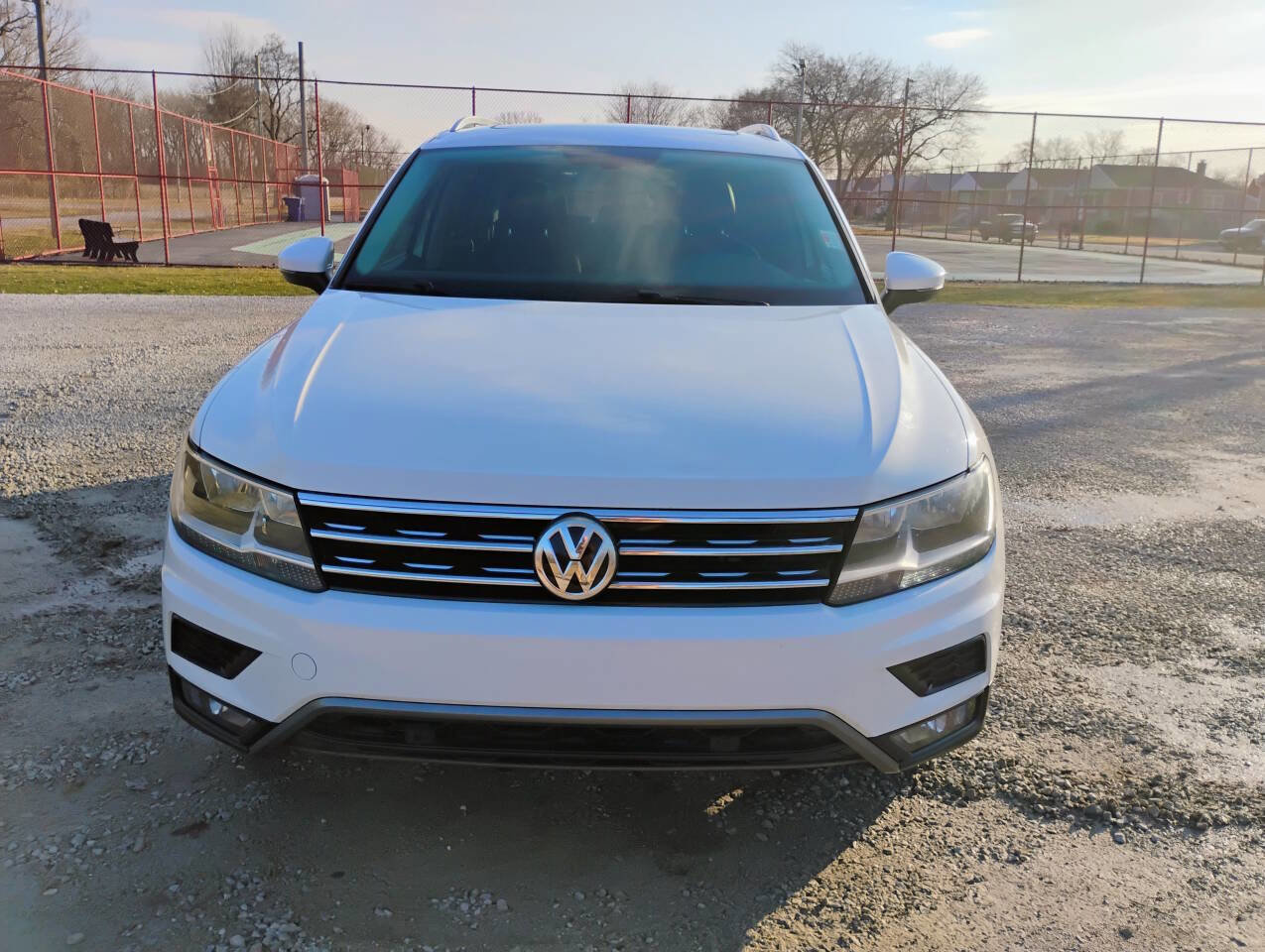 Used 2019 Volkswagen Tiguan SEL FWD image 2