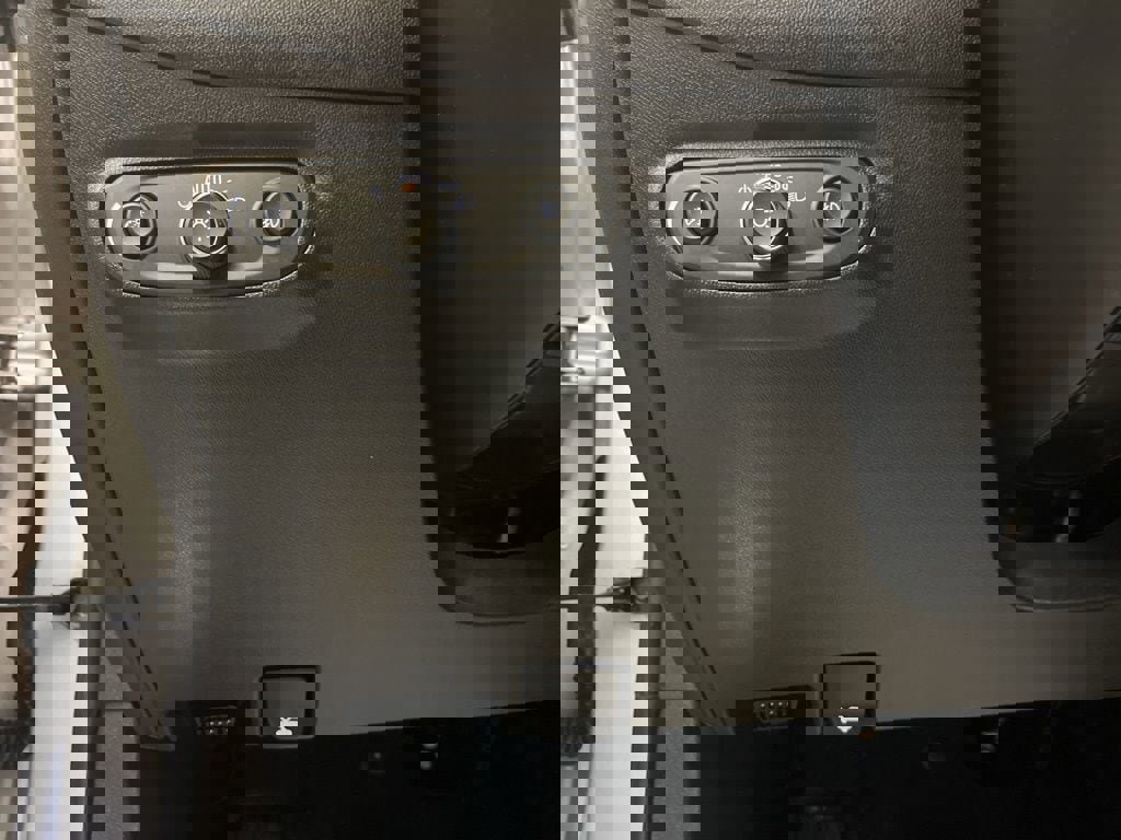 Used 2021 Chevrolet Equinox Premier w/ LPO, Floor Liner Package image 16