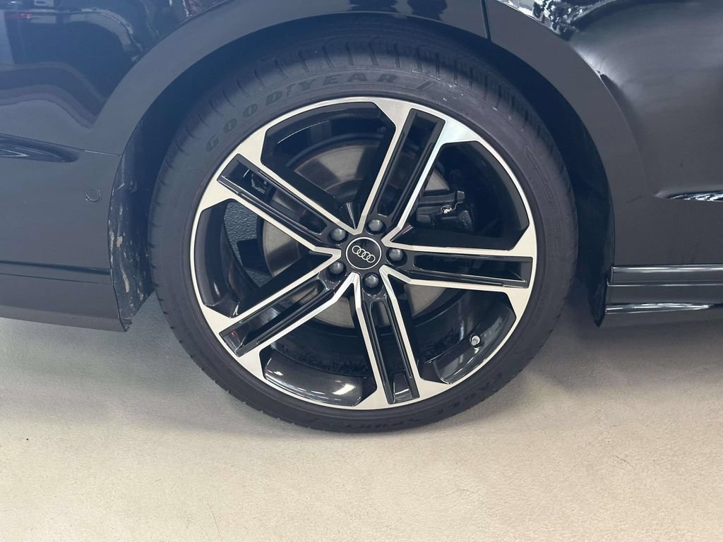 Used 2025 Audi A8 L 3.0T AWD/4WD image 9