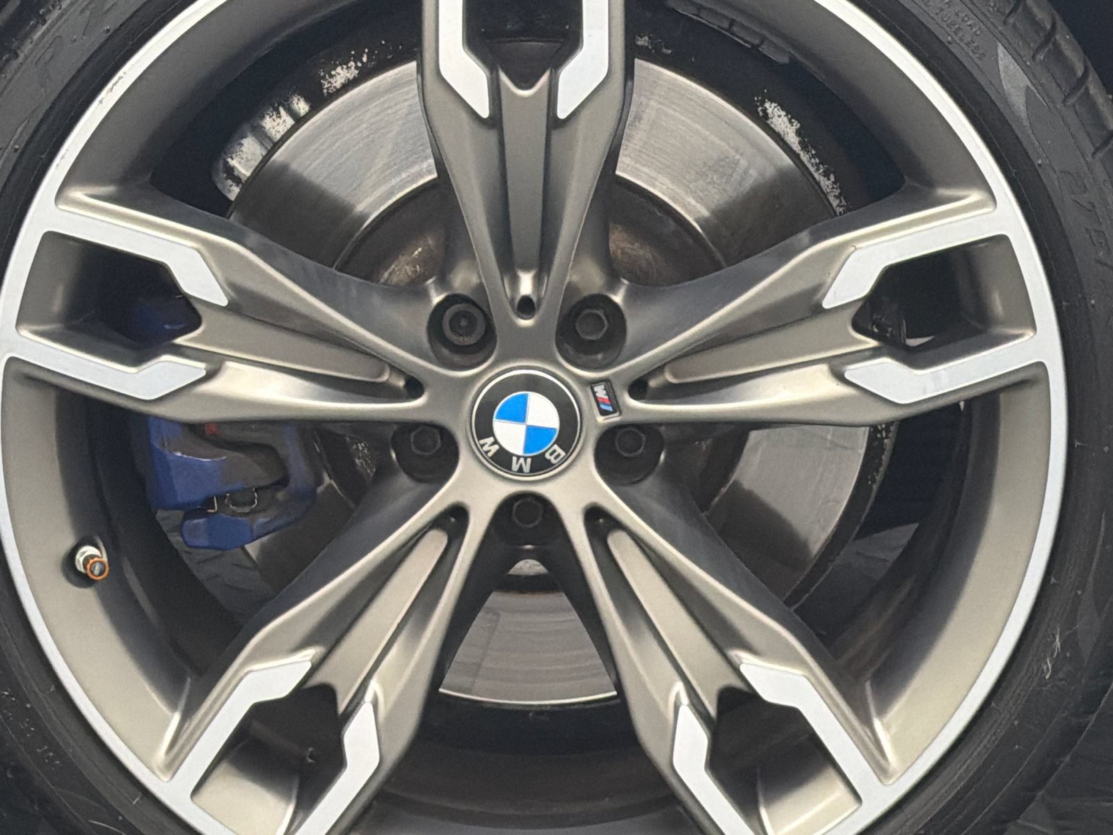 Used 2020 BMW M550i xDrive AWD/4WD image 5