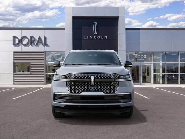 New 2027 Lincoln Navigator Premiere RWD image 3