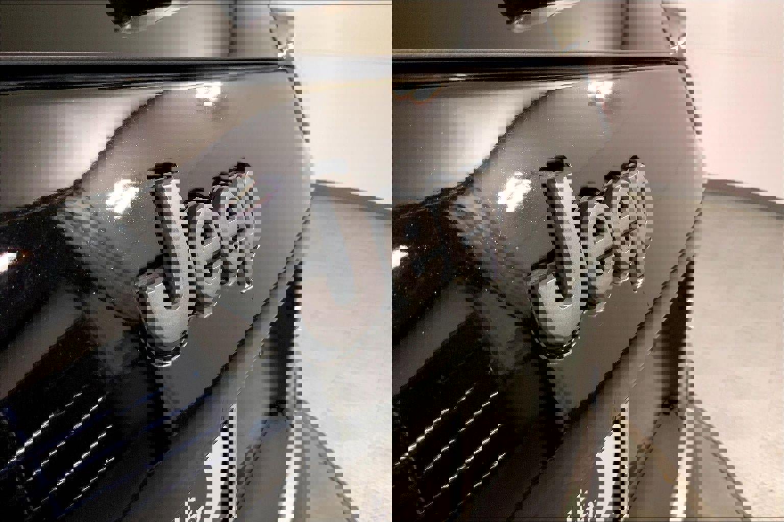 Used 2020 Jeep Cherokee Trailhawk w/ Cold Weather Group image 29