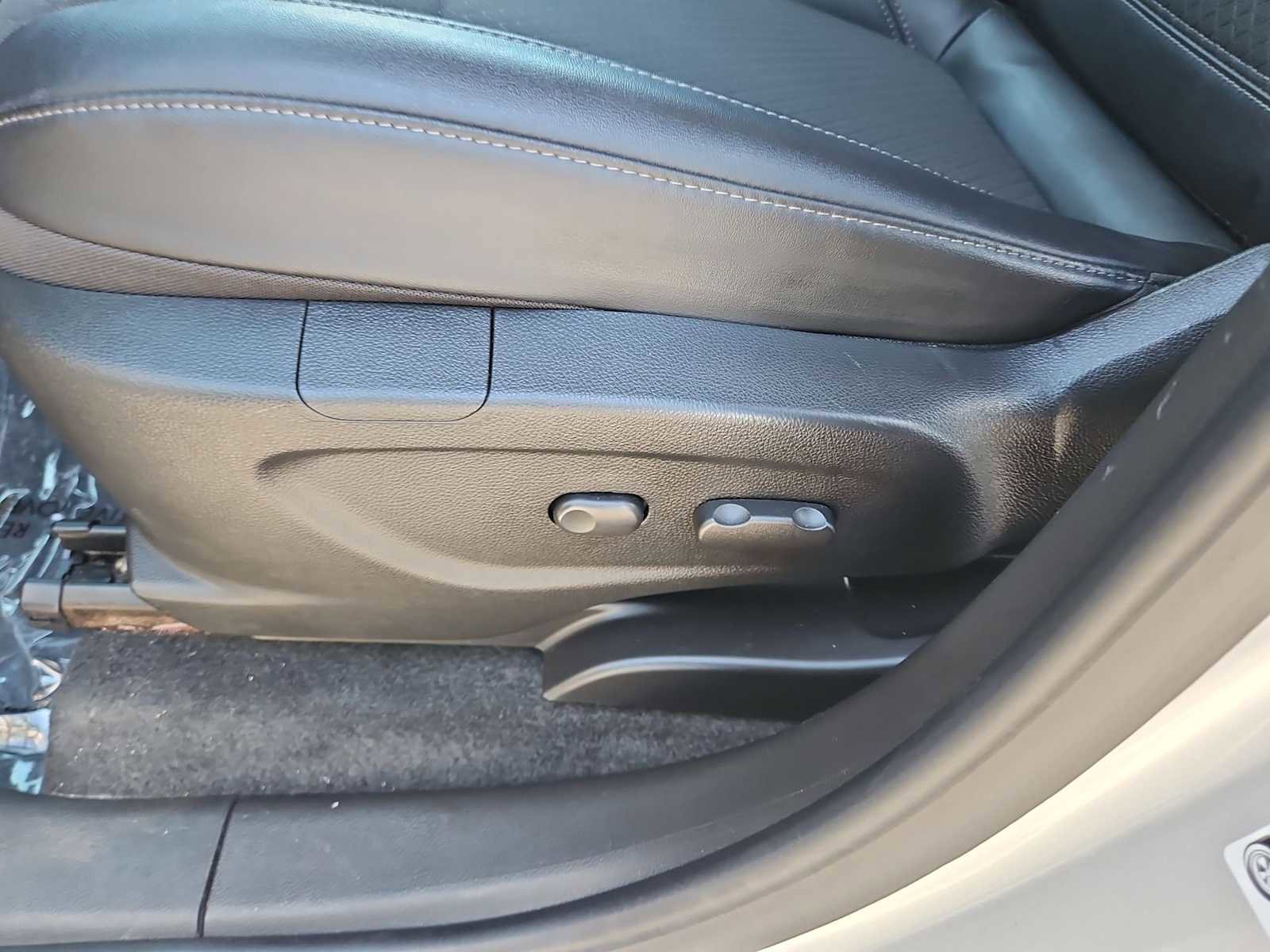 Certified 2018 Buick Encore Preferred FWD image 17