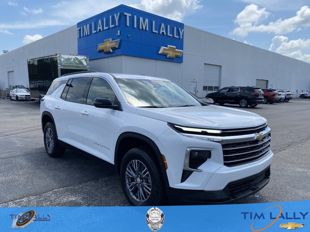 New 2025 Chevrolet Traverse LT image 1