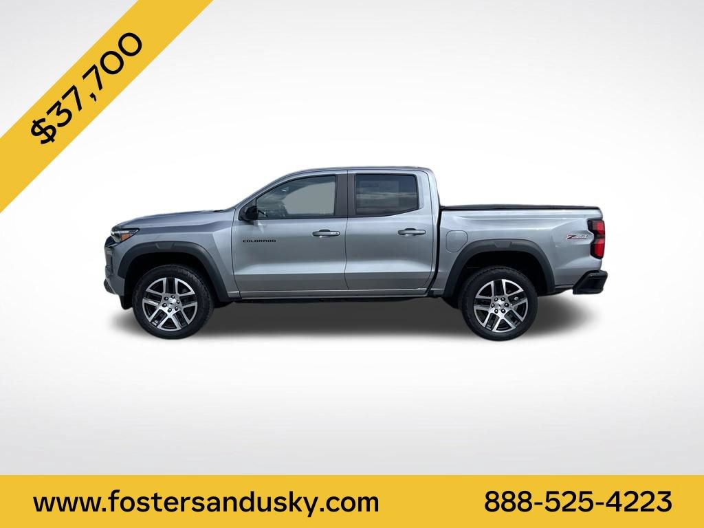 Used 2024 Chevrolet Colorado Z71 w/ Z71 Convenience Package 2 AWD/4WD image 2