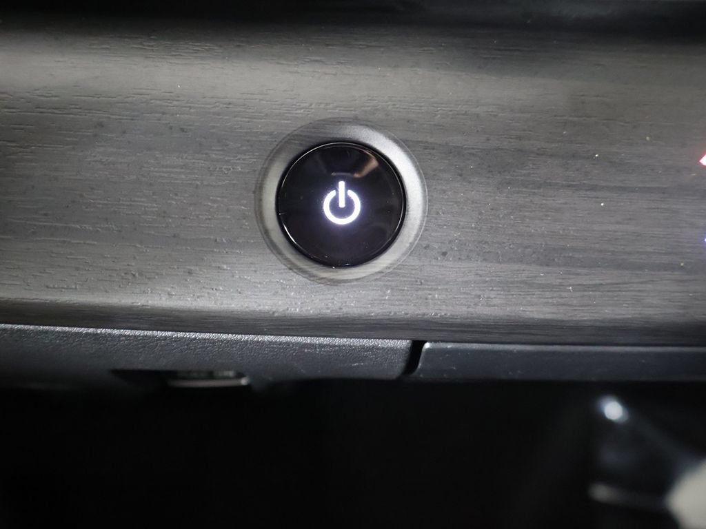 Used 2024 Nissan Ariya AWD image 41
