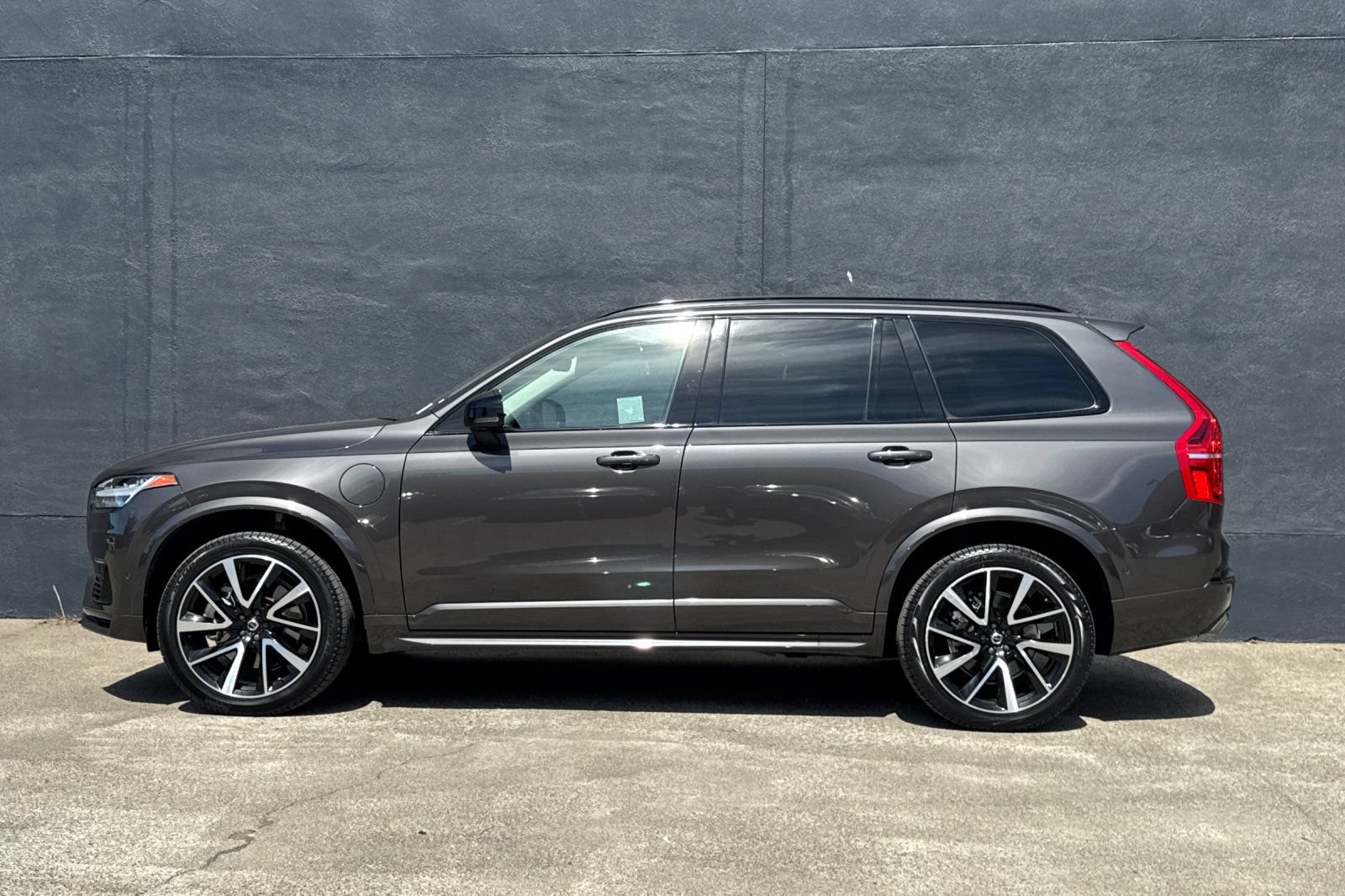 Certified 2023 Volvo XC90 T8 Plus w/ Protection Package Premier AWD/4WD image 6