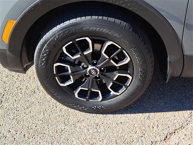 Used 2022 Hyundai Santa Cruz SEL Premium image 9