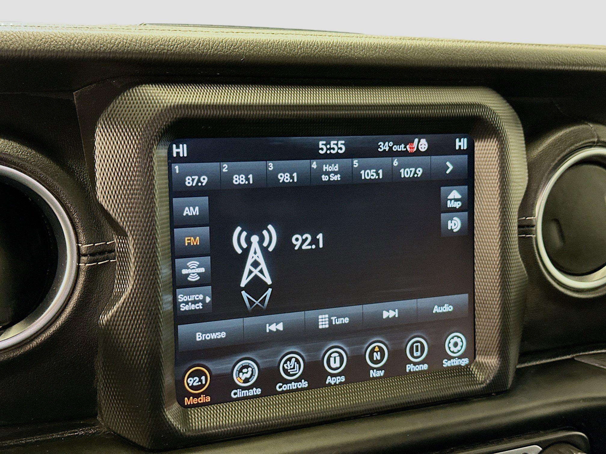 Used 2023 Jeep Wrangler Unlimited Sahara w/ Cold Weather Group AWD/4WD image 21