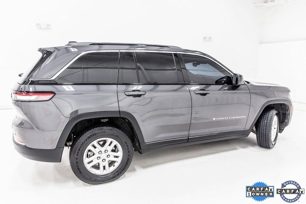 Used 2024 Jeep Grand Cherokee Laredo image 8