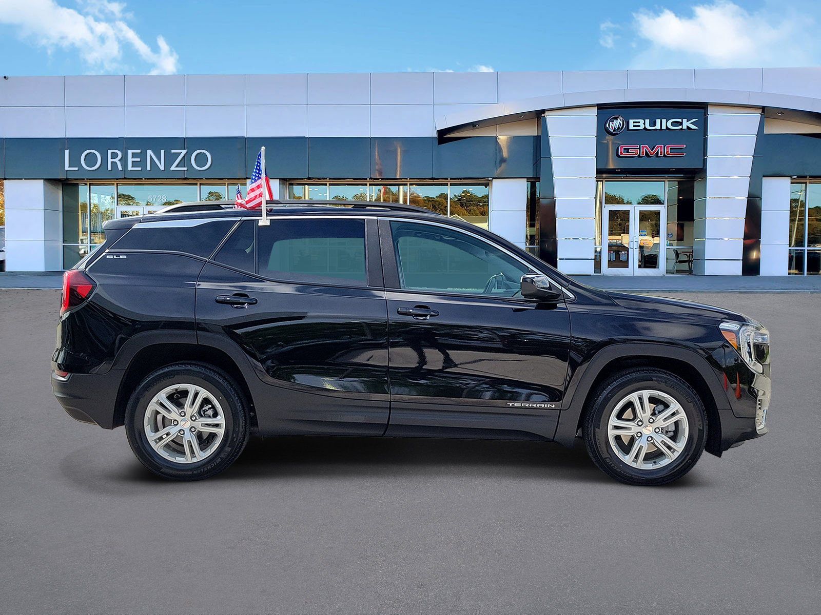 Used 2023 GMC Terrain SLE w/ Driver Convenience Package FWD image 4