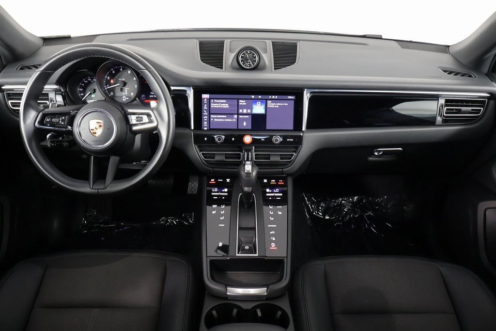 Used 2024 Porsche Macan AWD/4WD image 7