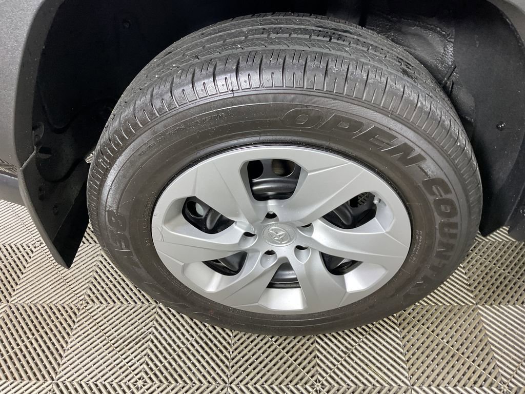 Certified 2024 Toyota RAV4 LE AWD/4WD image 10