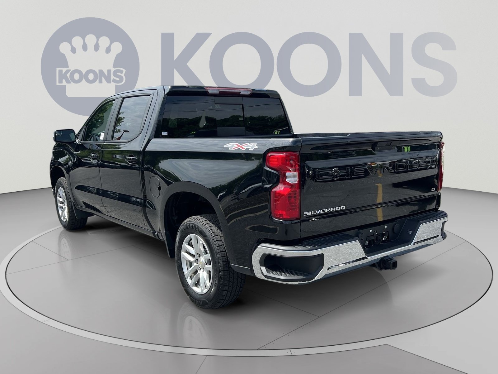 Used 2021 Chevrolet Silverado 1500 LT w/ Convenience Package II AWD/4WD image 4