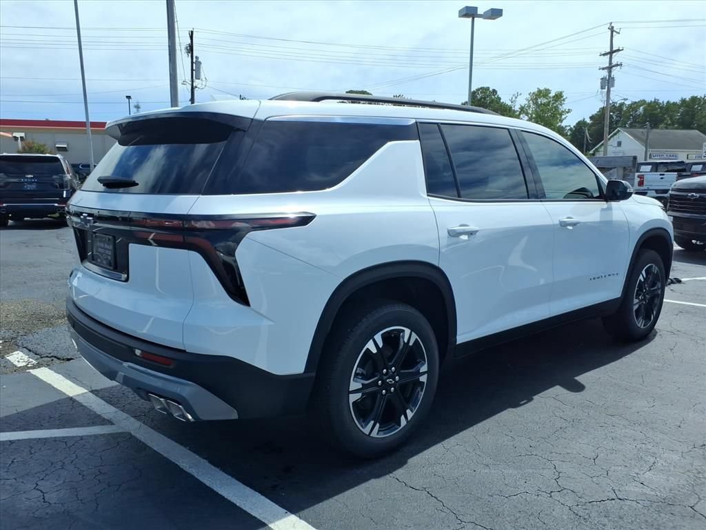 New 2027 Chevrolet Traverse LT w/ Sun and Wheel Package FWD image 3