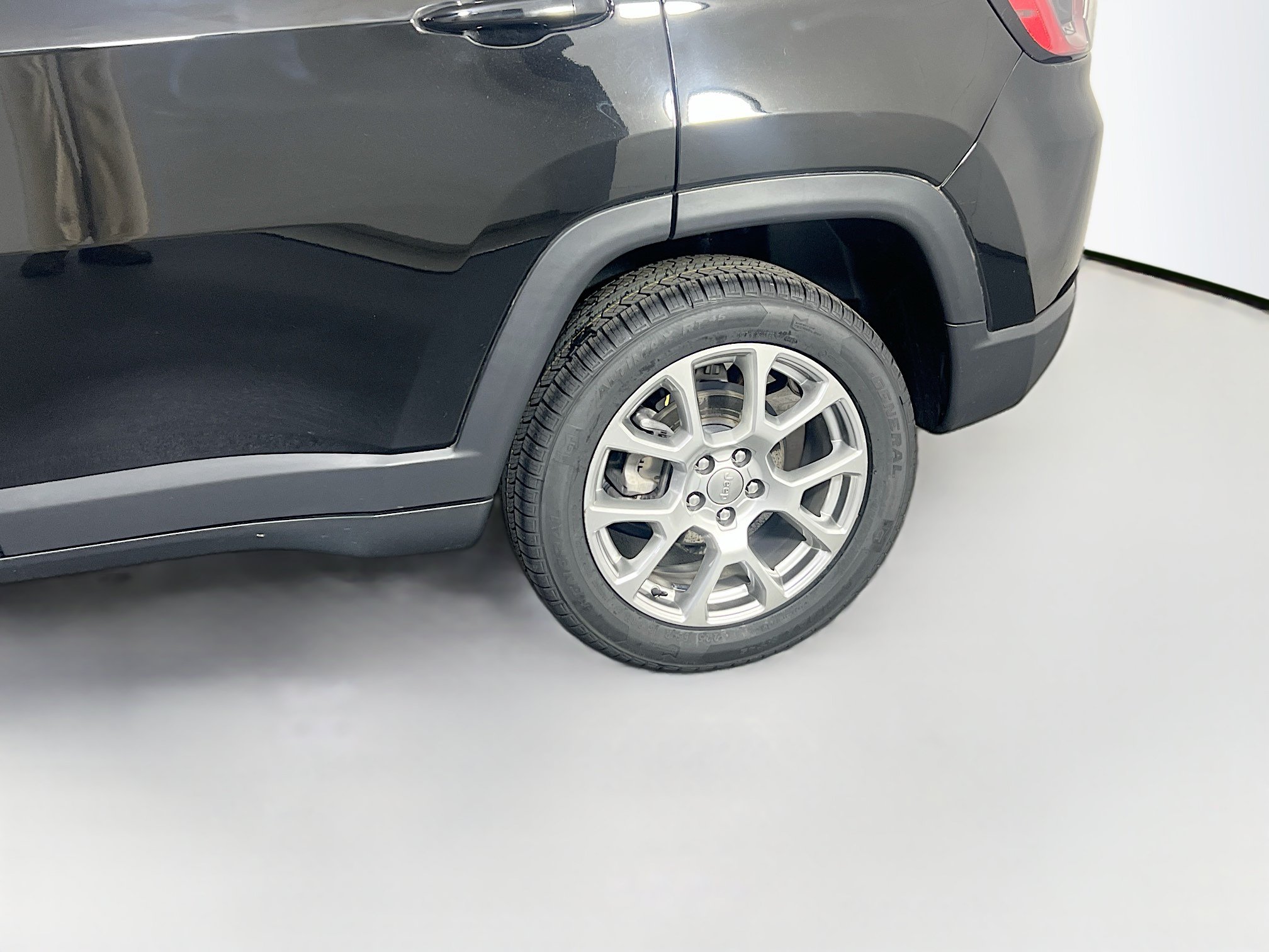 Used 2022 Jeep Compass Latitude AWD/4WD image 28