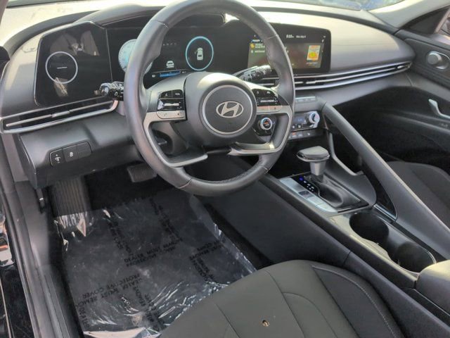 Used 2025 Hyundai Elantra SEL FWD image 15
