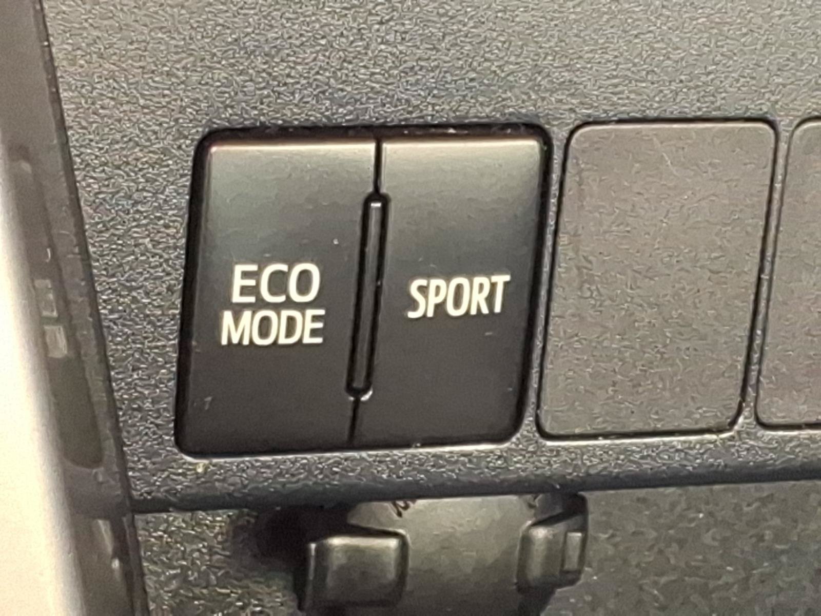 Used 2013 Toyota RAV4 LE AWD/4WD image 8