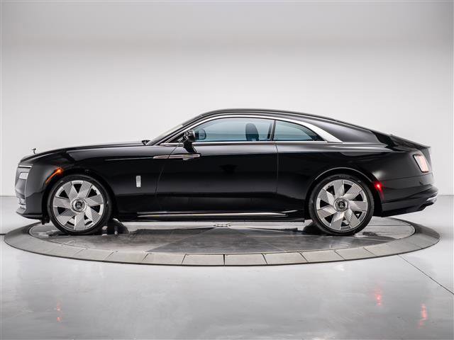 Used 2025 Rolls-Royce Spectre w/ Spectre Enhancement Package image 2