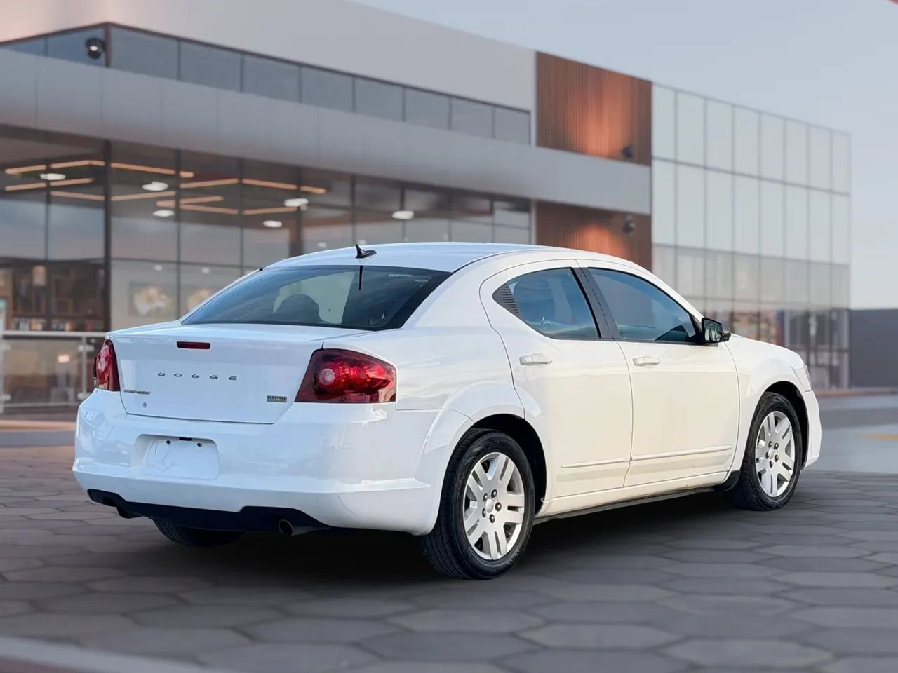 Used 2012 Dodge Avenger SE image 8