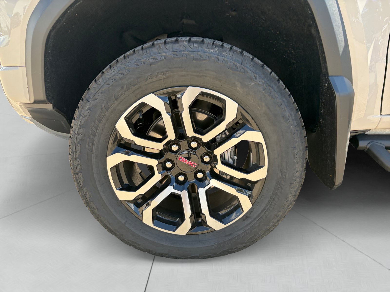 Used 2026 GMC Canyon AT4 w/ Technology Plus Package AWD/4WD image 14