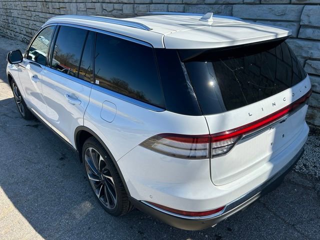 Used 2024 Lincoln Aviator Reserve w/ Equipment Group 201A image 4