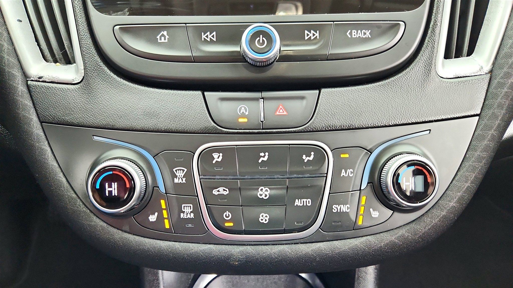 Used 2025 Chevrolet Malibu LT image 21