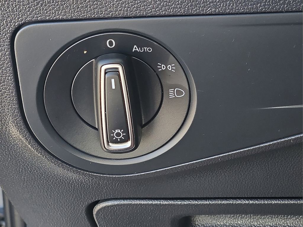 Used 2023 Volkswagen Tiguan SE FWD image 20
