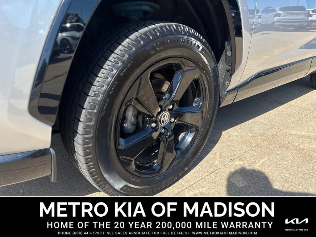 Used 2020 Toyota RAV4 XSE w/ XSE Grade Weather Package AWD/4WD image 10