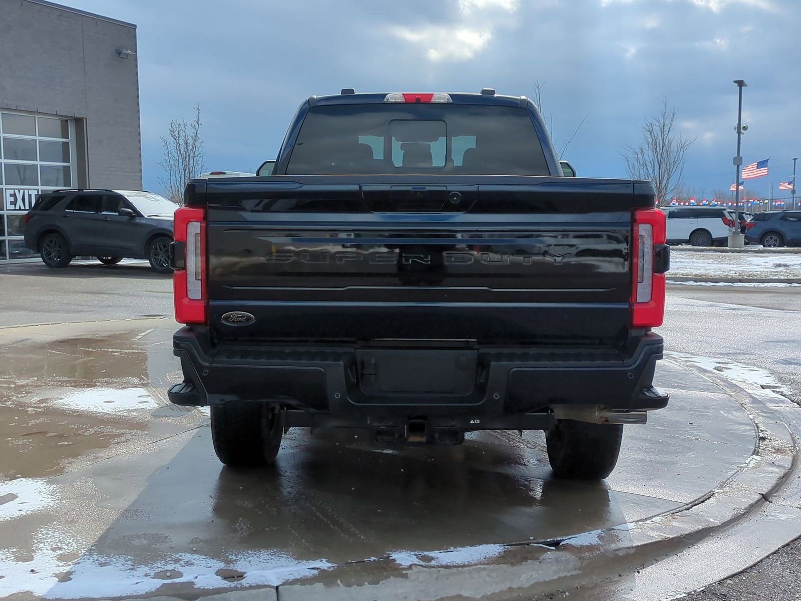 Used 2025 Ford F350 Platinum w/ FX4 Off-Road Package image 7