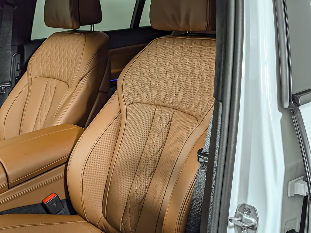 New 2026 BMW ALPINA XB7 image 13