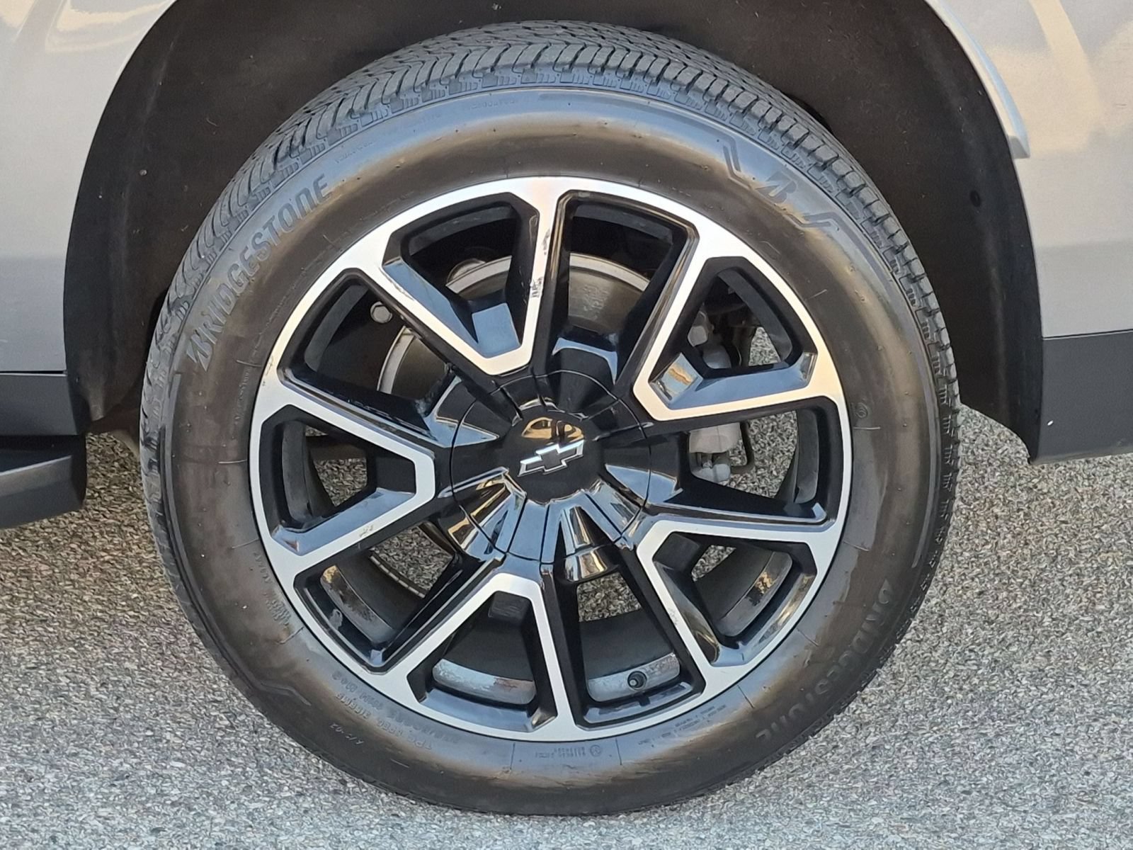 Used 2021 Chevrolet Suburban RST w/ Luxury Package RWD image 9