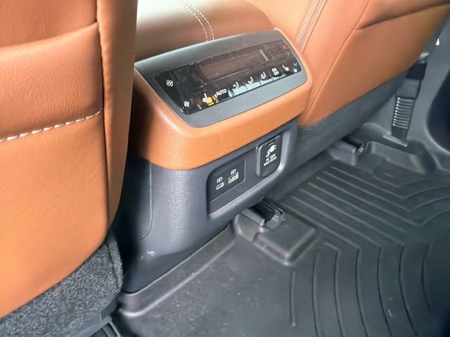 Used 2023 Nissan Pathfinder Platinum AWD/4WD image 16