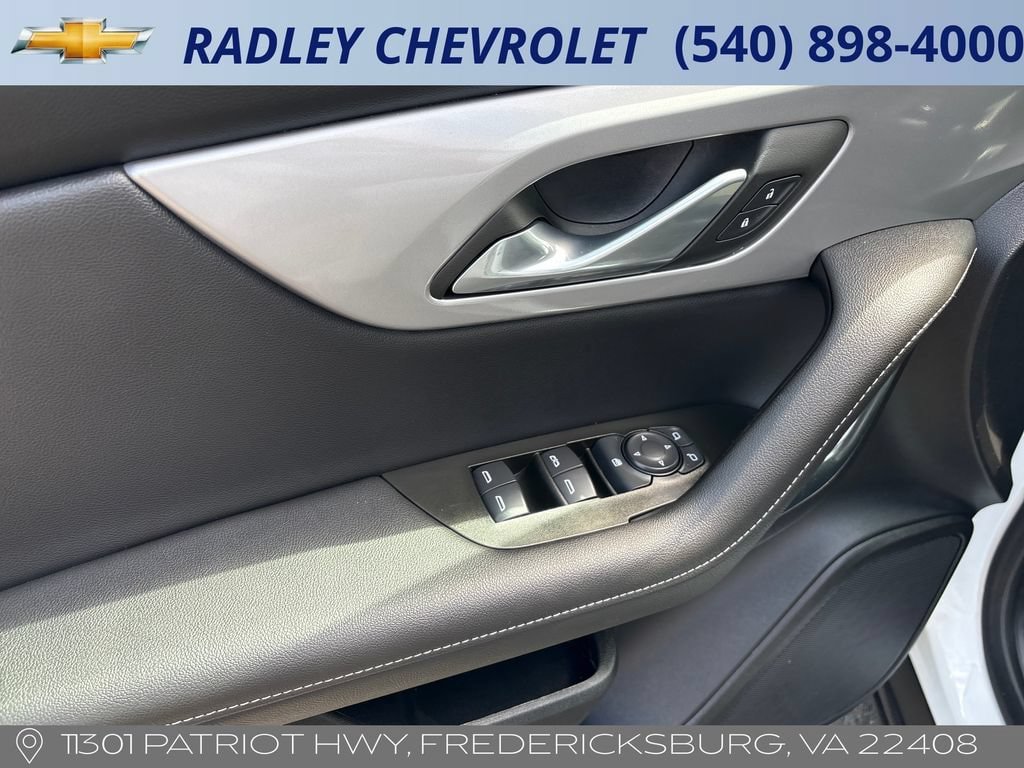 Certified 2025 Chevrolet Blazer LT FWD image 5
