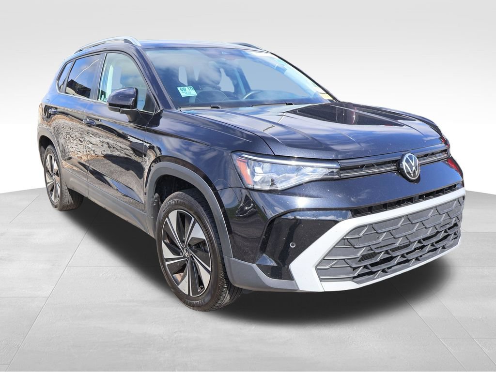 Used 2025 Volkswagen Taos SE AWD/4WD image 15