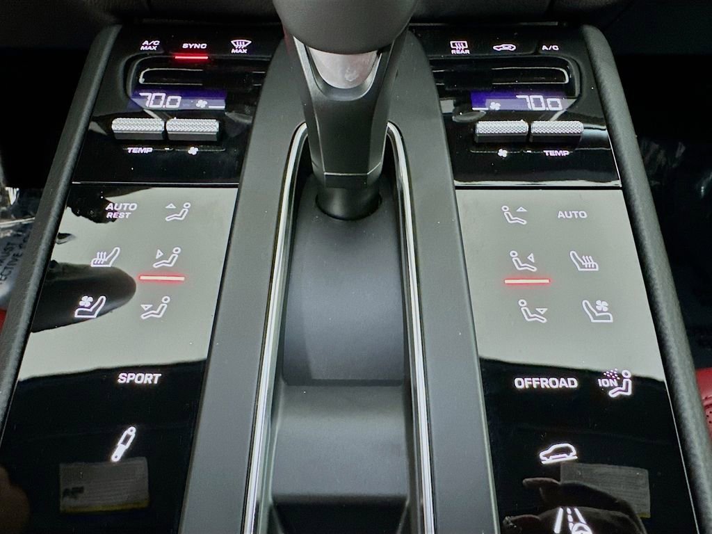 New 2025 Porsche Macan image 23