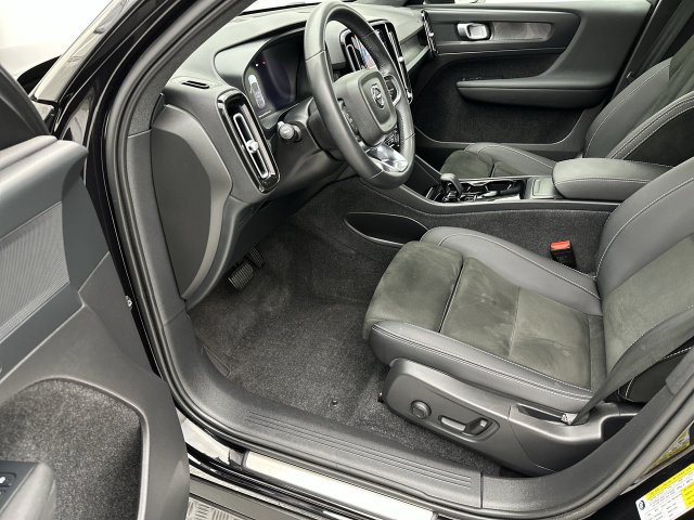 Used 2023 Volvo C40 P8 Recharge Plus w/ Climate Package AWD/4WD image 11