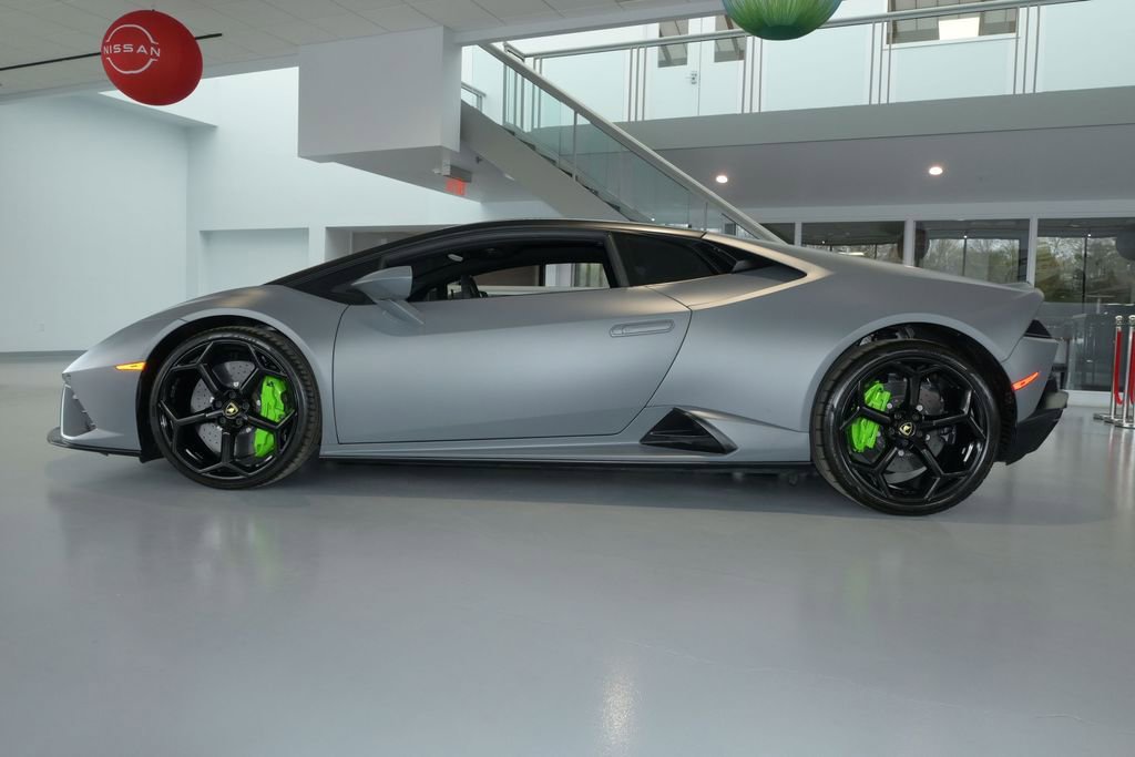 Used 2023 Lamborghini Huracan EVO RWD image 4