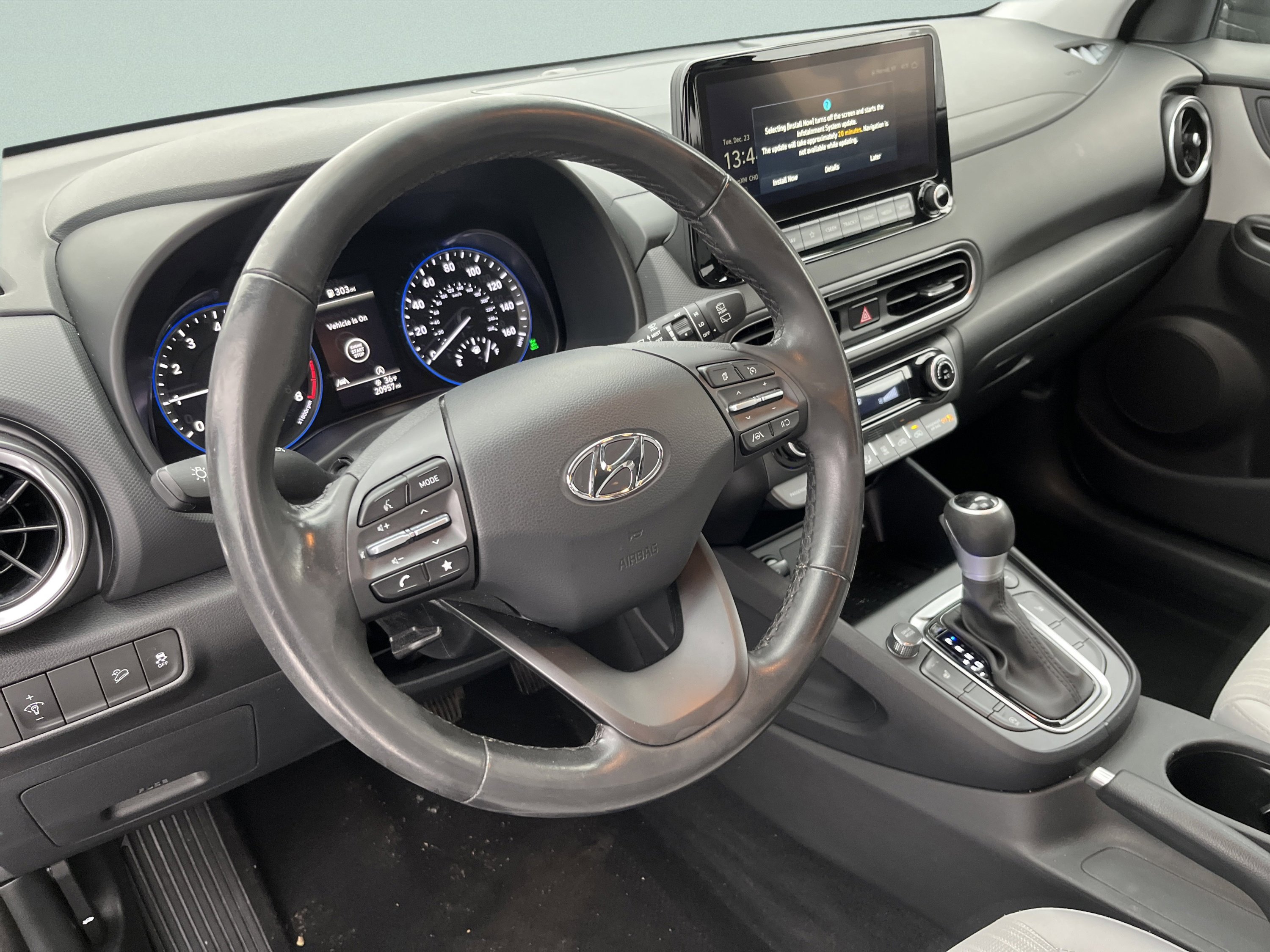 Used 2023 Hyundai Kona SEL w/ Convenience Package image 14