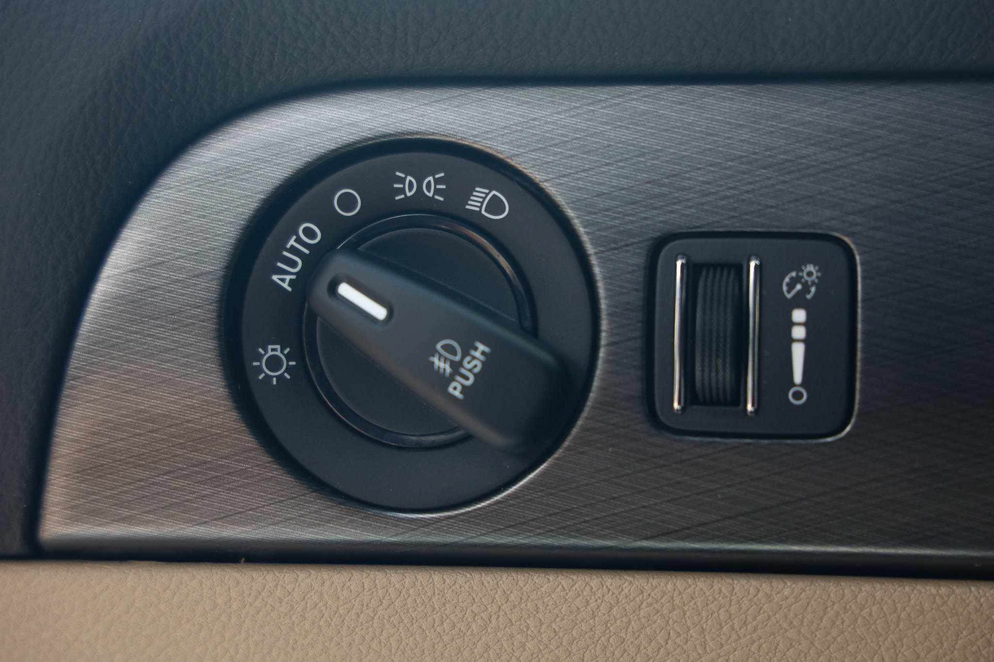 Used 2019 Dodge Durango Citadel w/ Technology Group RWD image 49