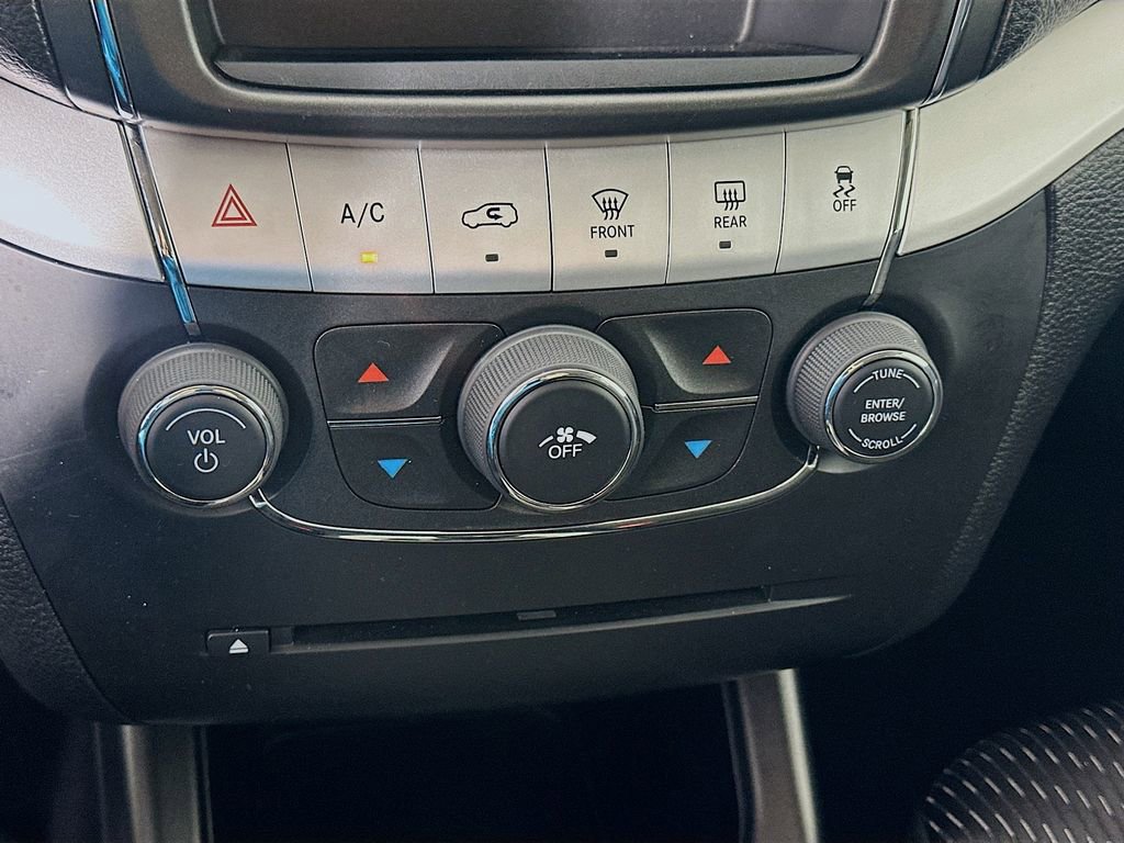 Used 2019 Dodge Journey SE w/ Premium Group image 16