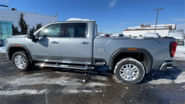 Used 2024 GMC Sierra 2500 SLT w/ SLT Premium Package image 7