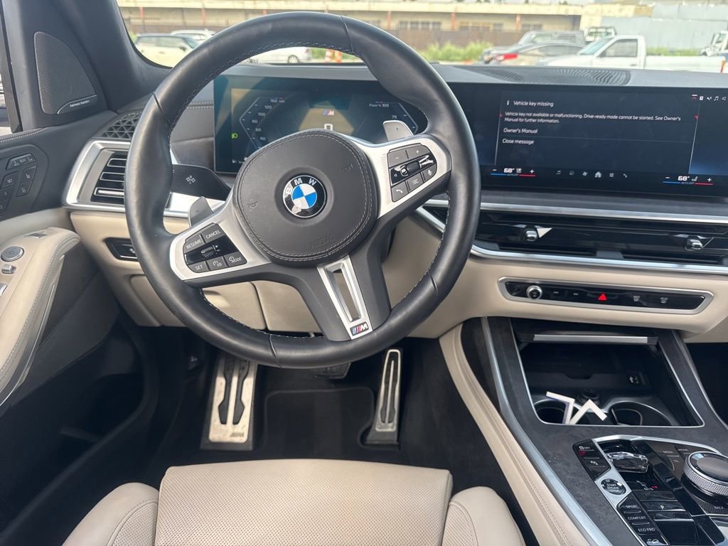 Used 2025 BMW X7 M60i image 15