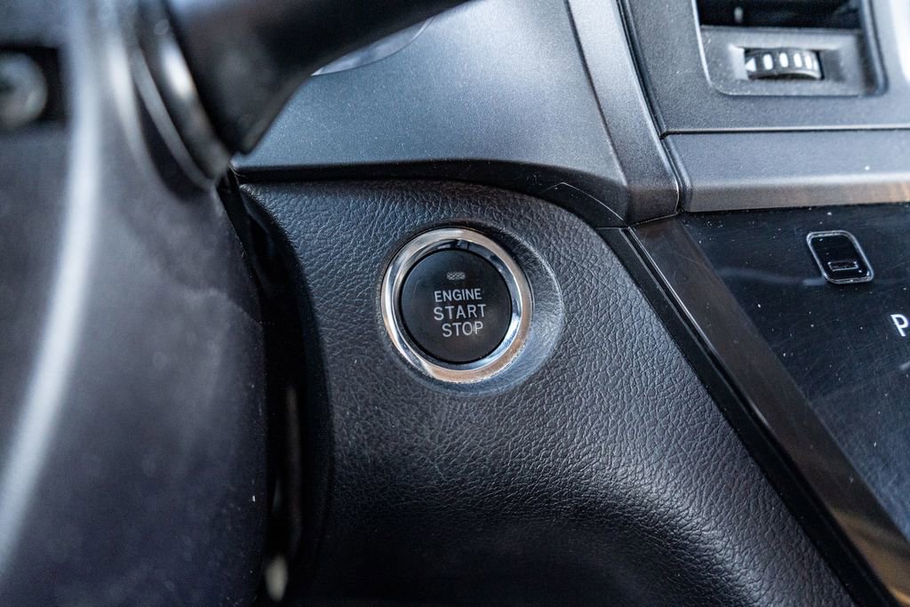 Used 2016 Toyota Sienna SE Premium image 27