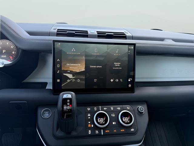 Certified 2025 Land Rover Defender 90 X-Dynamic SE image 28