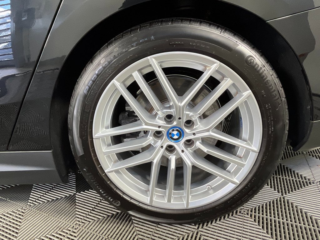 Used 2025 BMW i5 xDrive40 w/ Premium Package image 17