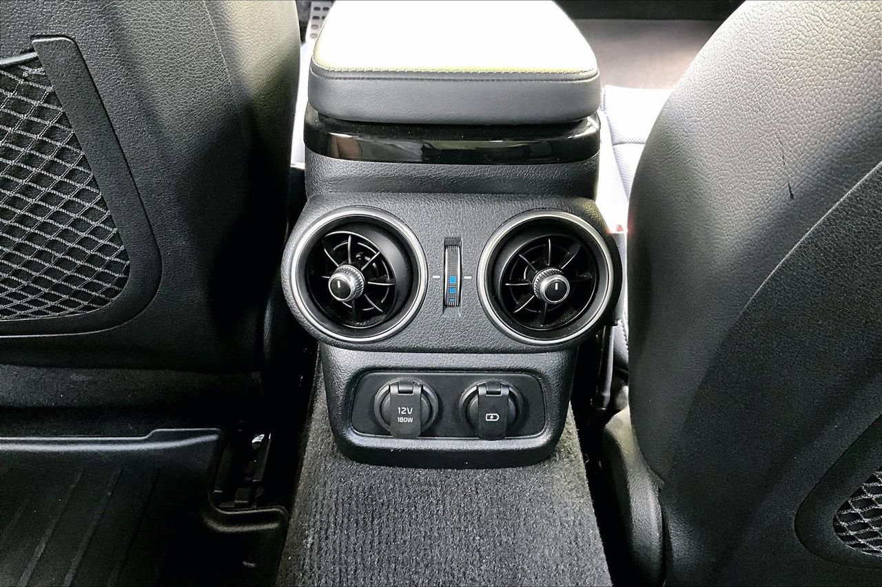 Used 2022 Kia Stinger GT-Line w/ Sun & Sound Package AWD/4WD image 17